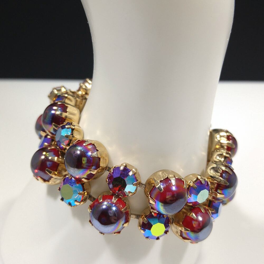 Mid-Century Red Aurora Borealis Rhinestone Cabochon Bracelet, Gold Plate Vintage - Picture 6 of 10